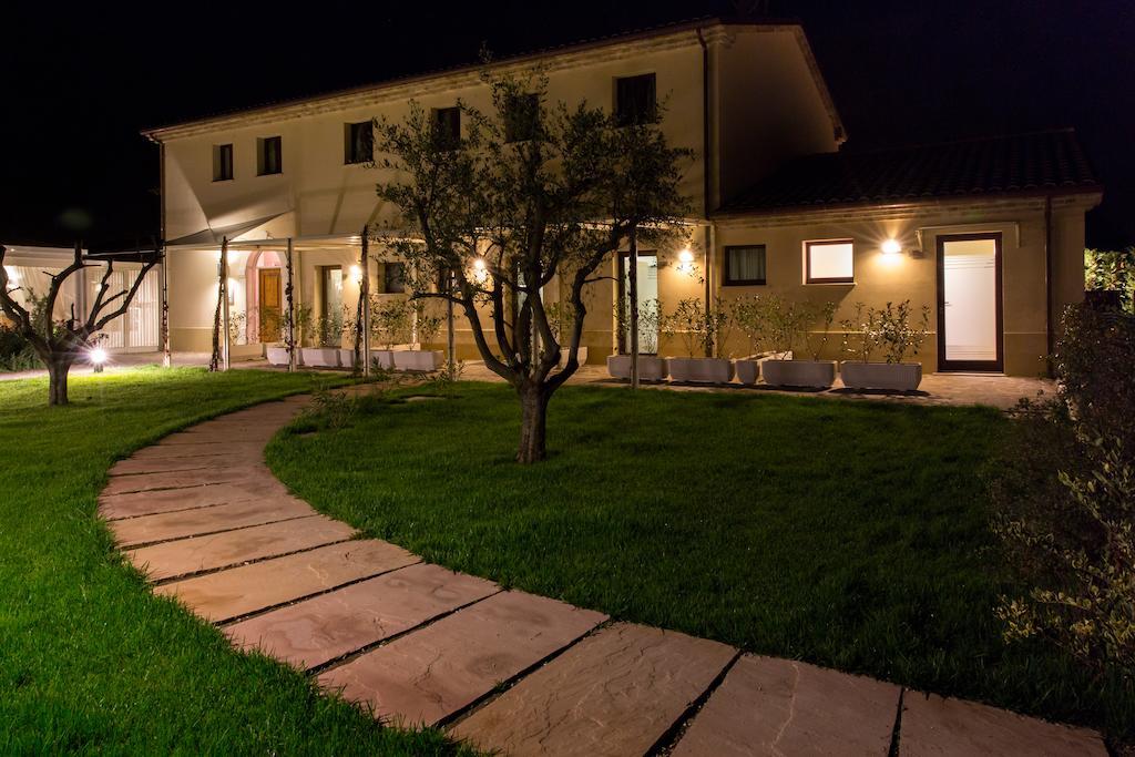 Locanda Borgognina Lucrezia Exterior photo