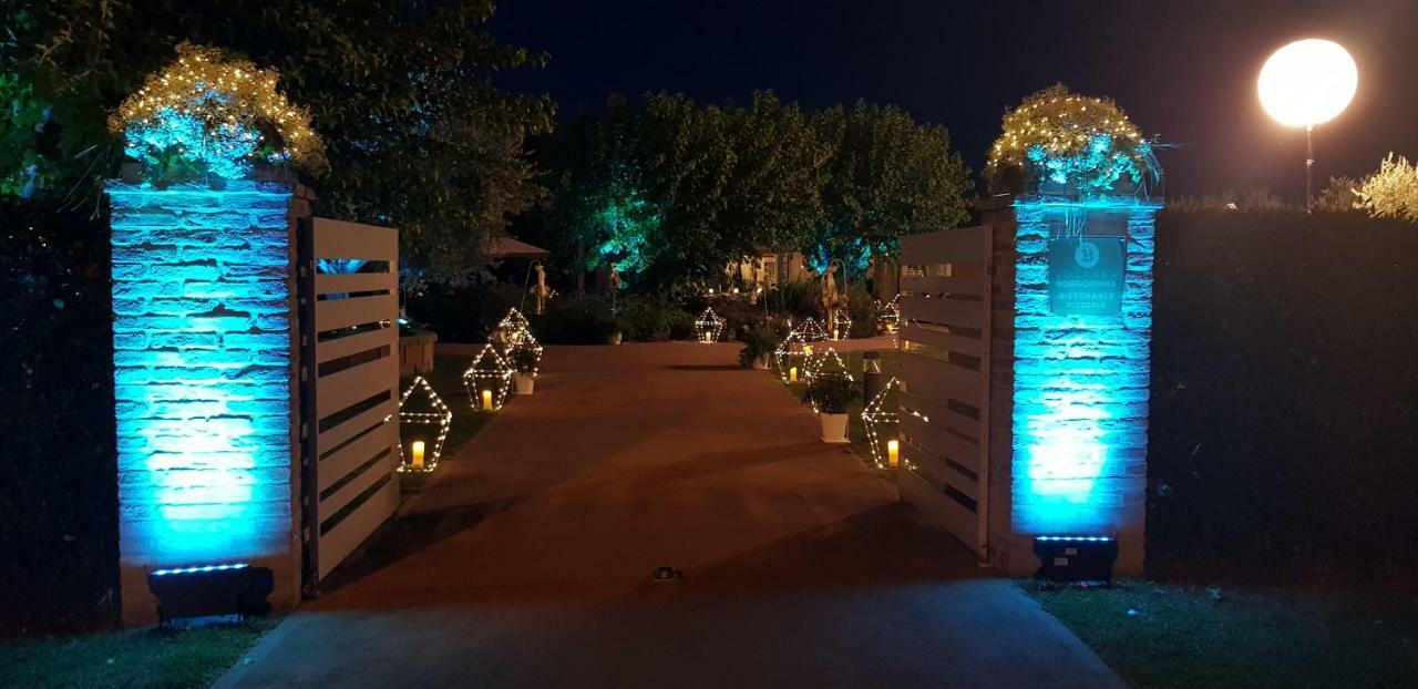 Locanda Borgognina Lucrezia Exterior photo
