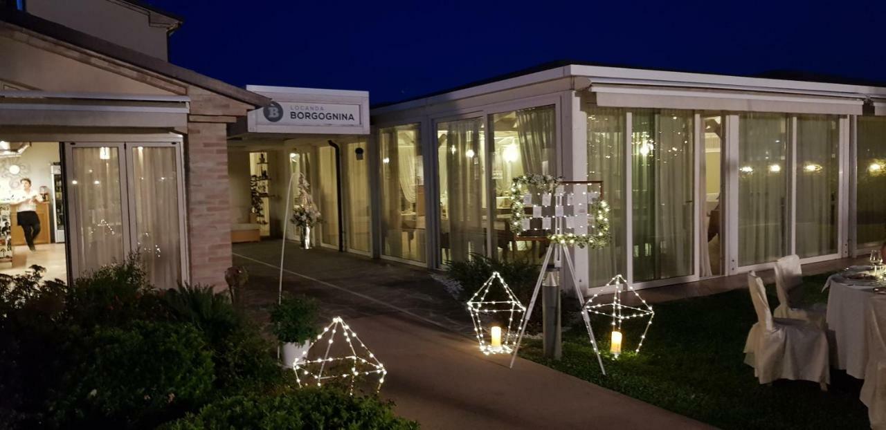 Locanda Borgognina Lucrezia Exterior photo